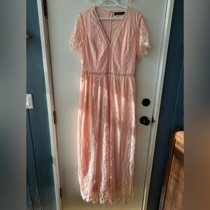 Chic Pink Lace Maxi Dress